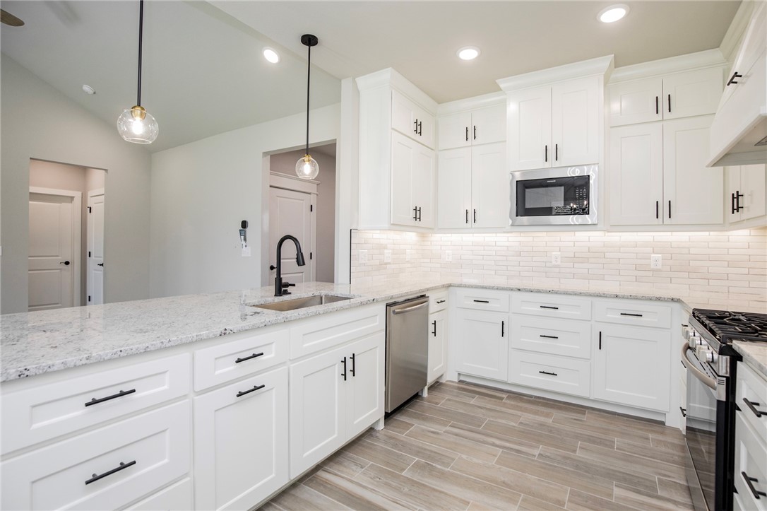 GRAND ESTATES PH 1-GENTRY - Residential