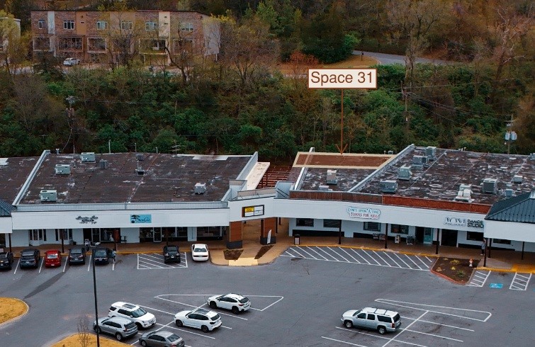Previously used as a hair salon, this 1000 SF open-layout space is ideal for a boutique stylist, esthetician, or small service-based business. Clean and efficient with flexible potential, it offers a cost-effective solution in a professional setting.
