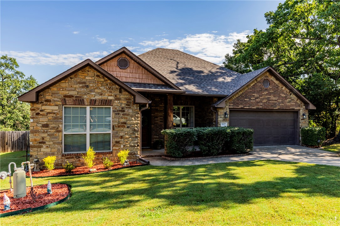 Photo 1 of 31 — 902 Brown Road, Cave Springs, AR 72718