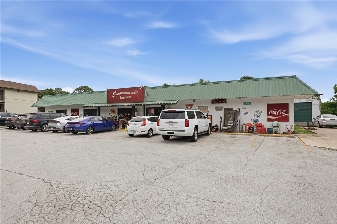 Photo 1 of 32 — 2100 E Van Buren, Eureka Springs, AR 72632