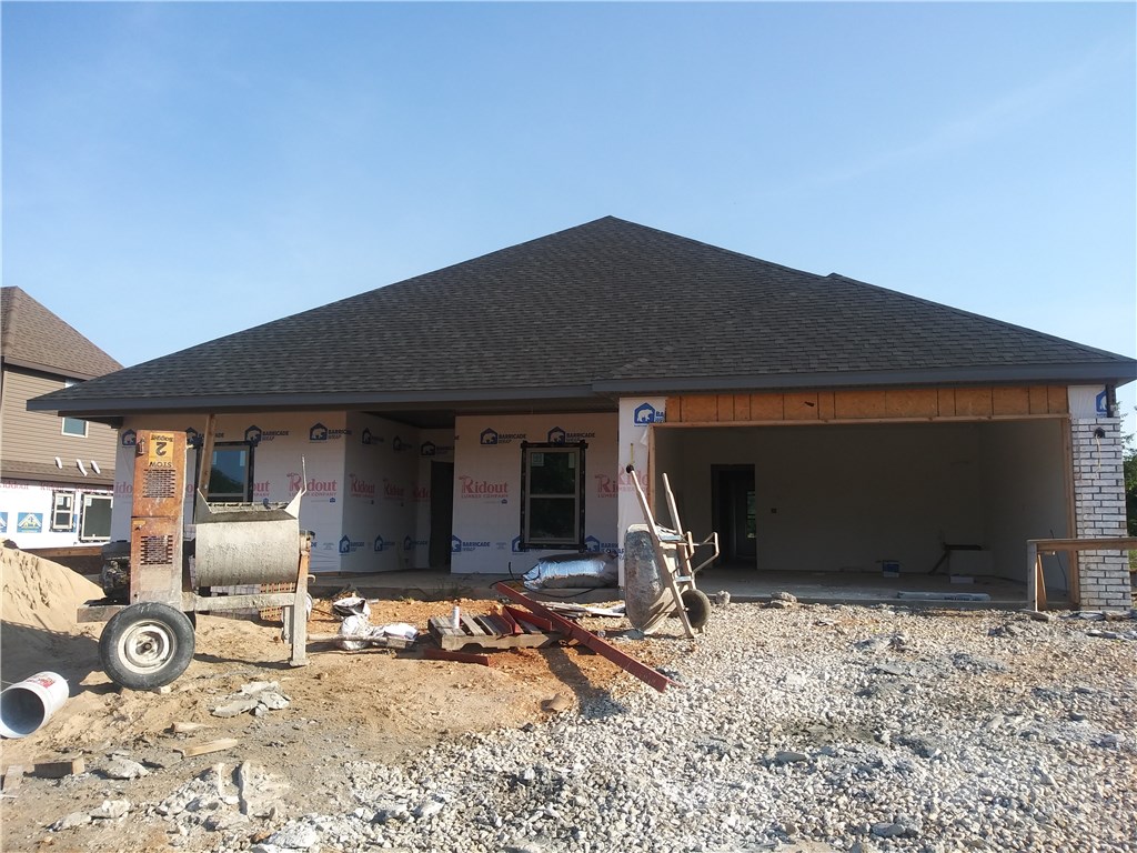 New construction all brick home in newly developed subdivision. Spilt floor plan, large walkin closet, granite counter tops, built in oven micro, covered porch and patio. Agent related to seller. Must see. Options to pick colors available! Must hurry! Seller will pay Up To $6000 in closing cost!!!!