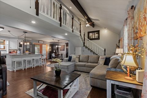 Photo of 1111 Rocky Dell Road, Gravette, AR 72736 (MLS # 1341887)