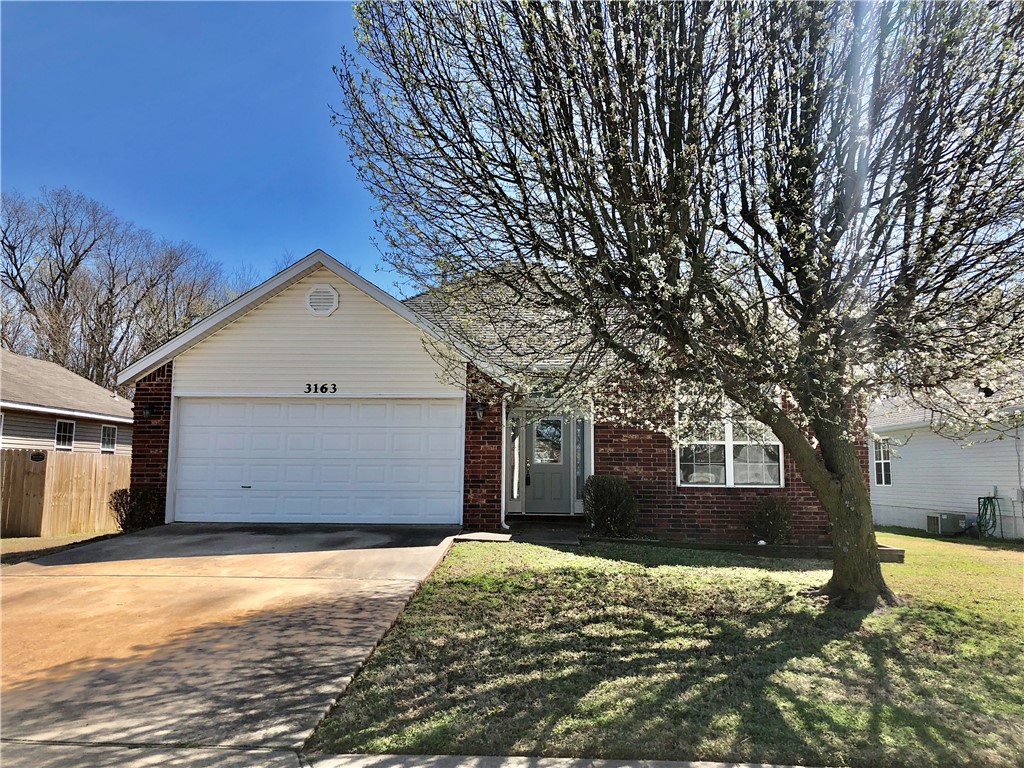 Want to live in town but feel like youāre on vacation? You easily can in this darling 1,444 SF, 3 bedroom, 2 bathroom home in east Springdale. On a level lot, this home backs up to neighbors with some acreage and a beautiful wet-weather stream provides a natural buffer between the properties. The neighboring gaggle of guineas that may visit will brighten your day! The seller is leaving for the new buyer a full-size side-by-side refrigerator, full-size washer and dryer, 8x12 storage building and garage storage rack. New roof 2021. With your fresh furnishings and dĆ©cor, this house will scream Home in no time. Seller to review all offers Tuesday, March 23, 8 am. Please mark expiration at Noon.