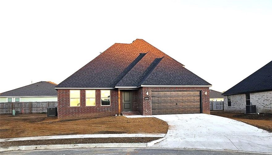 4 bedroom, 2.5 bath new construction home with full gutters, full 6 foot privacy fence. Seller will give $5000 buyer concessions for a limited time.