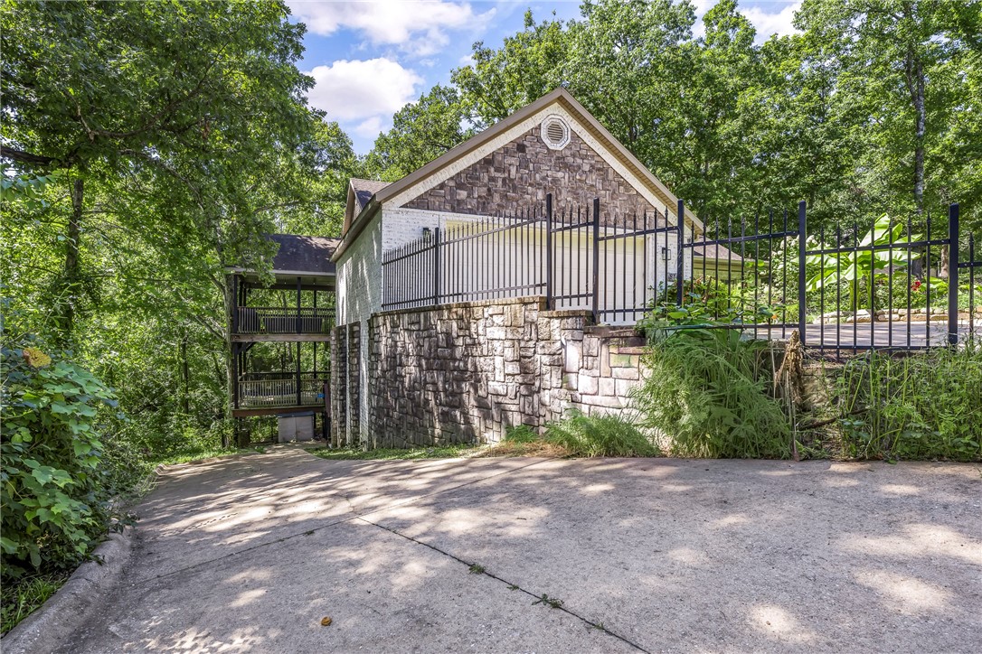 Summit Heights Rogers - Residential