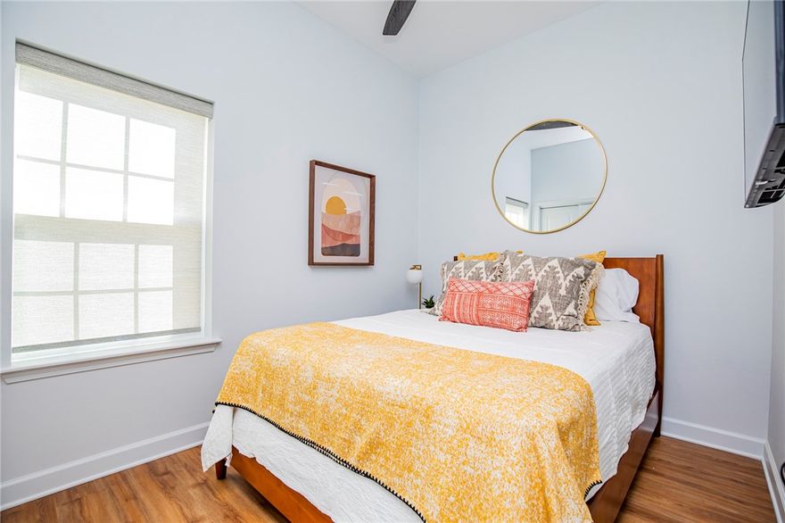 The property is close enough for walking to the University of Arkansas (UA), Shopping, and Entertainment. Apartments come with modern appliances, including a washer & dryer, dishwasher, air conditioning, disposal, microwave, oven / range, and refrigerator. Interior finishes include hardwood floors and contemporary styling.