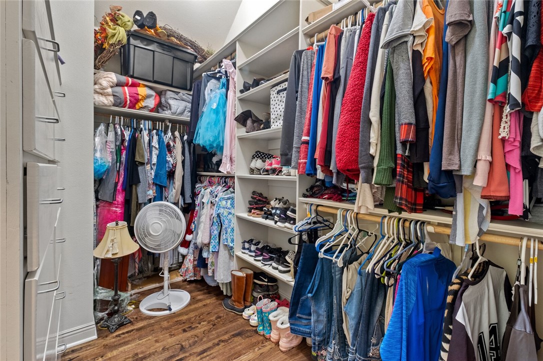 23-20-30-LITTLE FLOCK - Residential