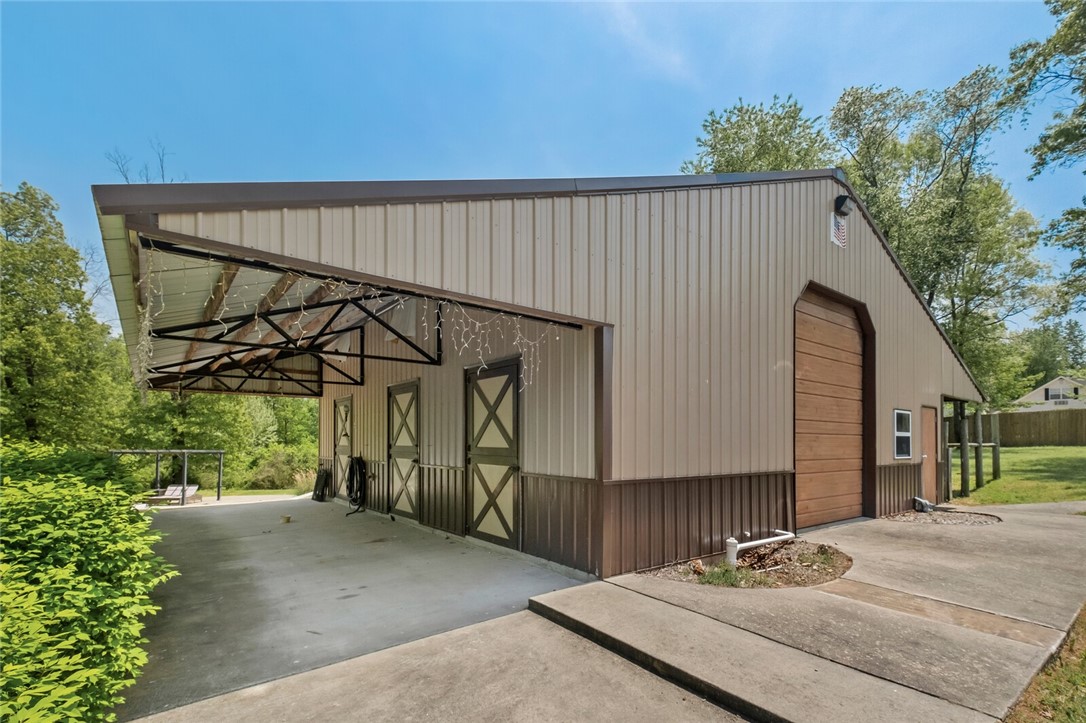 23-20-30-LITTLE FLOCK - Residential