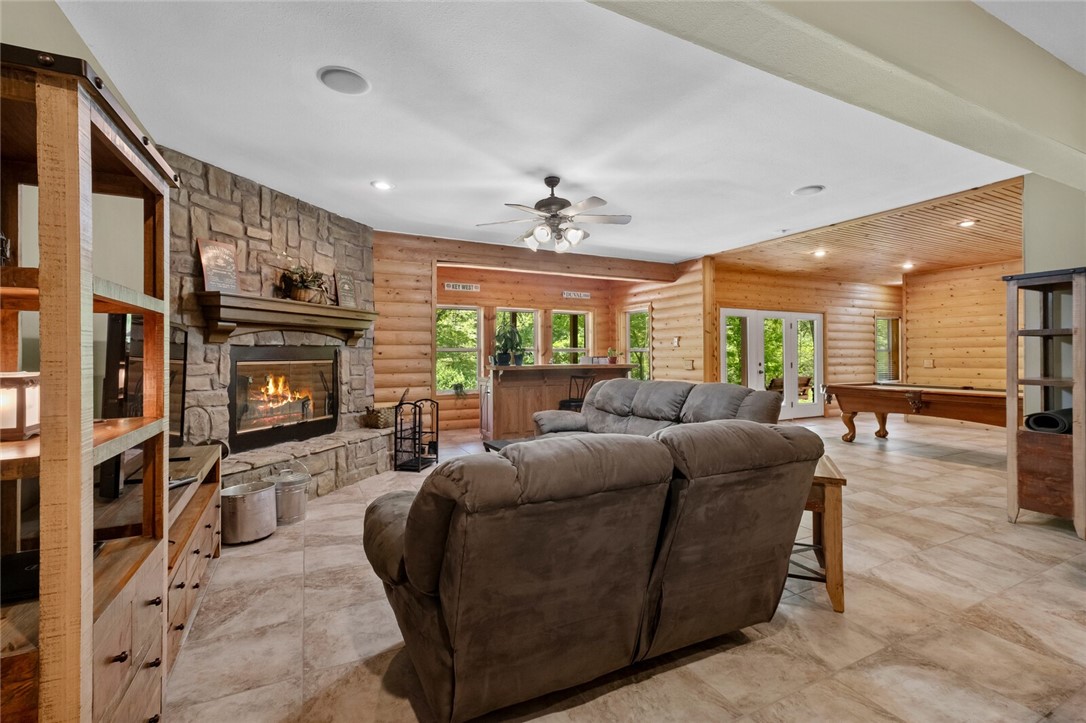 23-20-30-LITTLE FLOCK - Residential