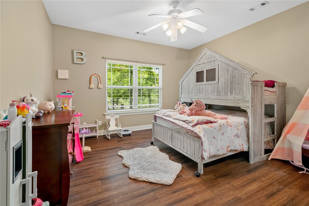 23-20-30-LITTLE FLOCK - Residential