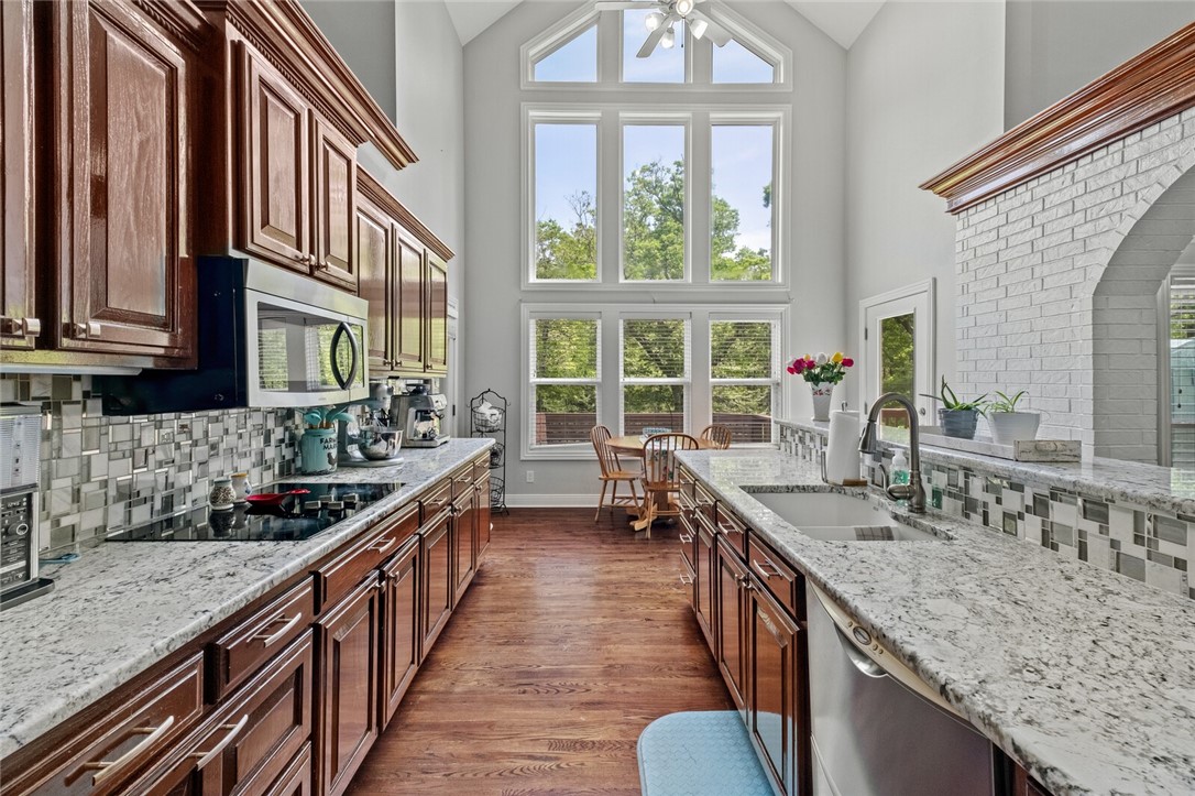 23-20-30-LITTLE FLOCK - Residential