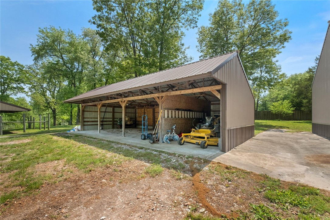 23-20-30-LITTLE FLOCK - Residential