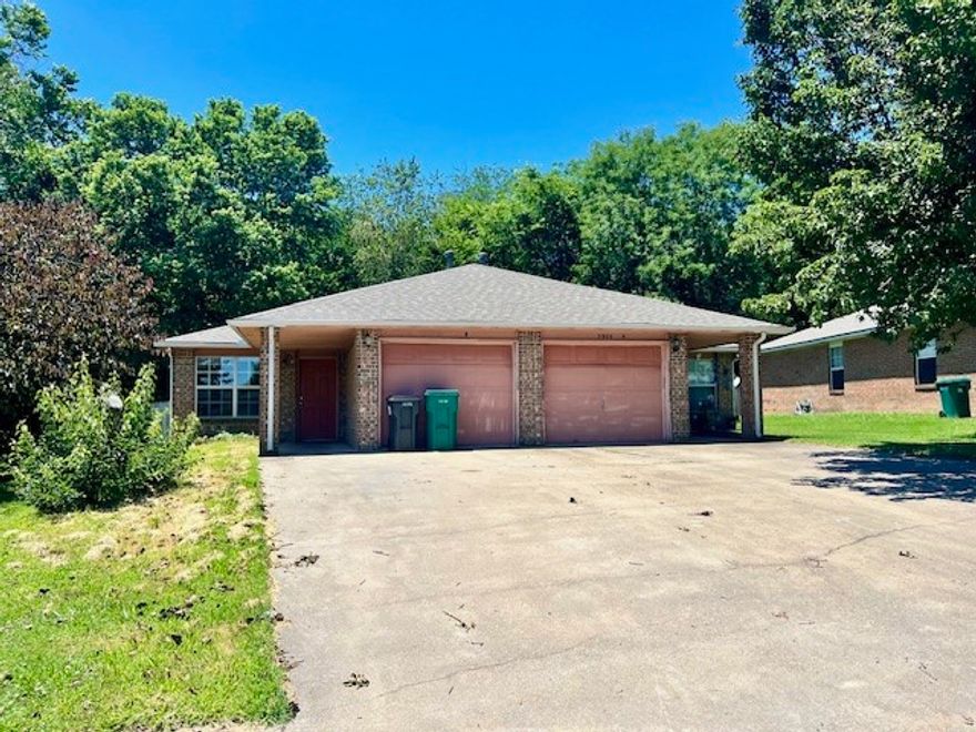 Great 2 bedroom duplex with two full baths! Ready in August! Kitchen comes with refrigerator, oven/range, dishwasher. Fully fenced backyard! Tenants responsible for washer, dryer, electric, gas, water/trash, cable/internet, and lawn care. Apply online at www.nwarealtypm.com. We process applications as we receive and once an application is approved, we reach out for deposit. Deposit secures the unit not the application. Please be aware of scams. Our application process is to be paid online through a secure portal and we do not accept cash, CashApp, Venmo, and/or PayPal