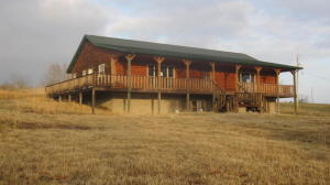 3 bedroom 2 bath house in St. Joe sitting on 1.53 acres close to Buffalo River