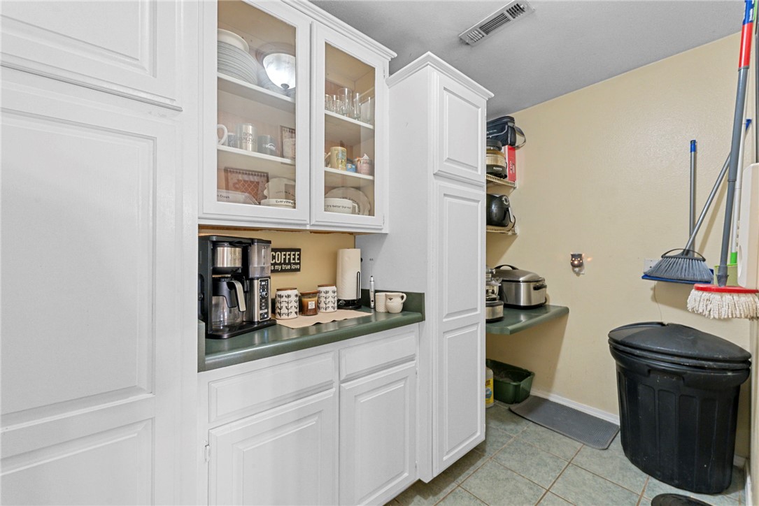 Lakeshore Manor - Residential