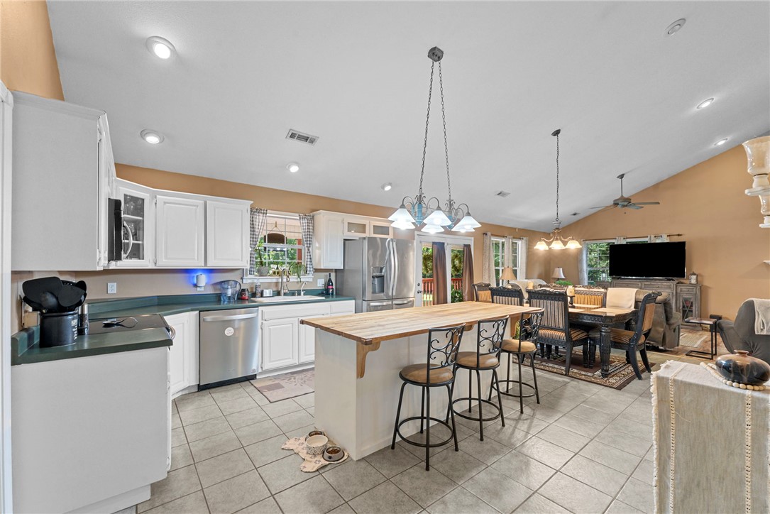 Lakeshore Manor - Residential