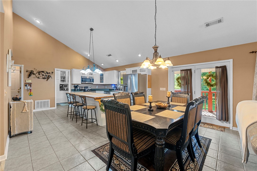 Lakeshore Manor - Residential