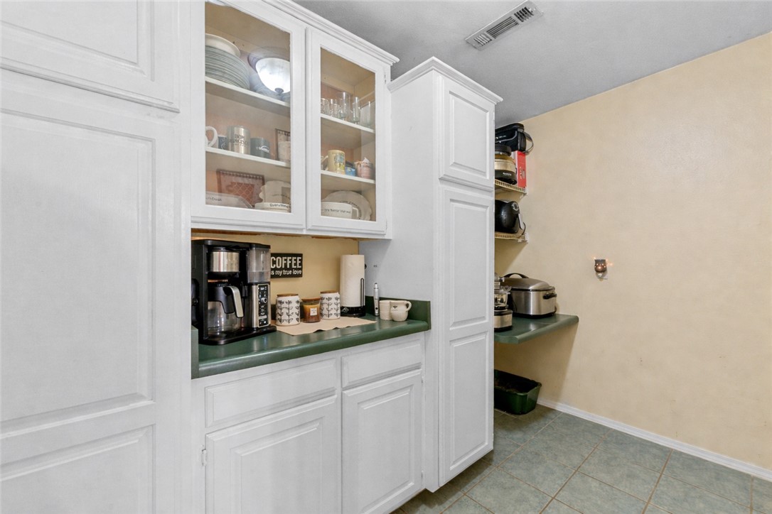 Lakeshore Manor - Residential