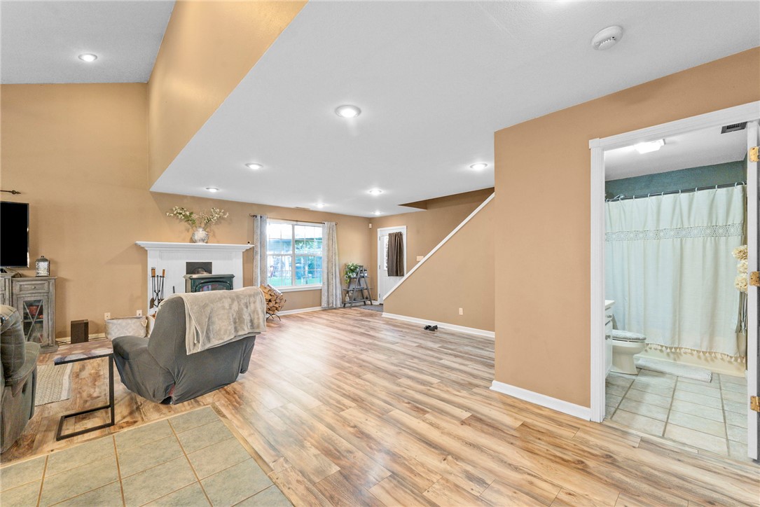 Lakeshore Manor - Residential