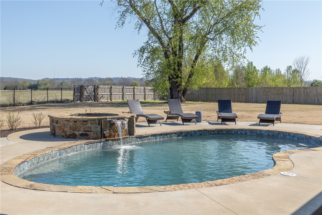 Waterford Estates At Hissom Ranch - Residential