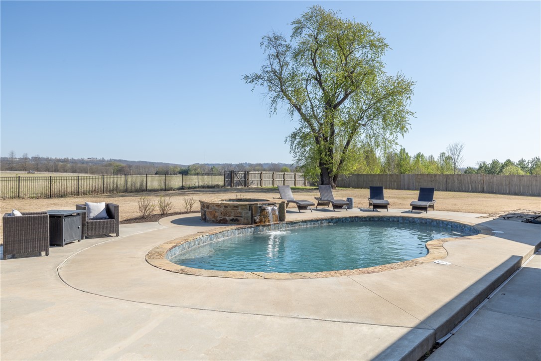 Waterford Estates At Hissom Ranch - Residential