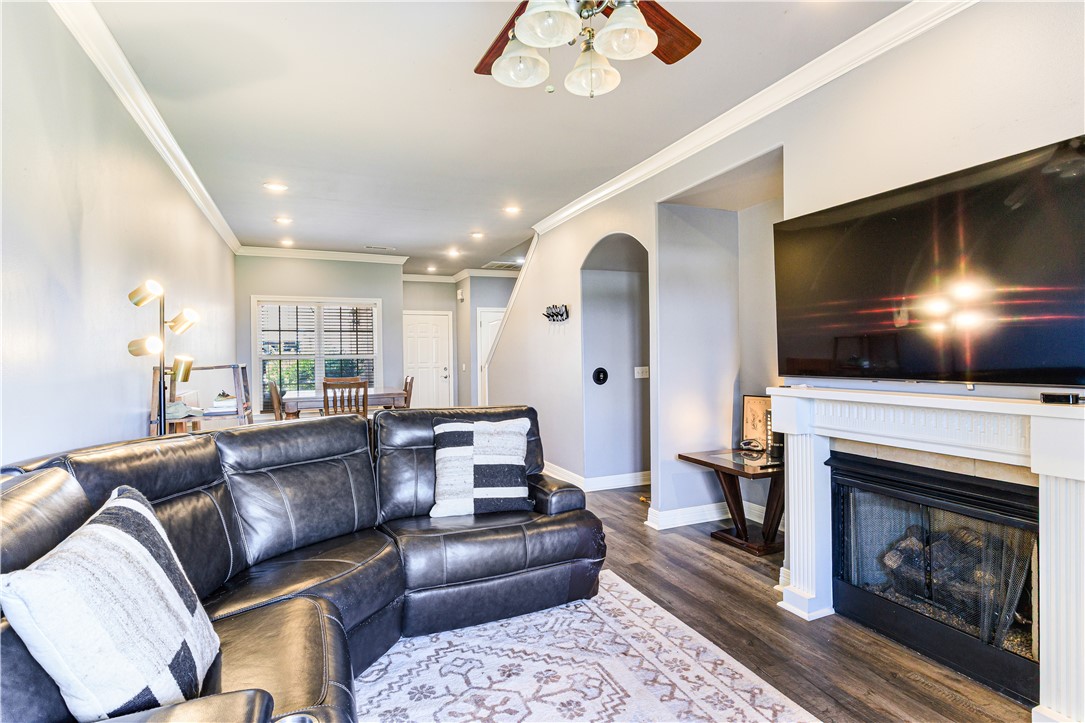Homes At Oakmont Horizontal Prop Rogers - Residential