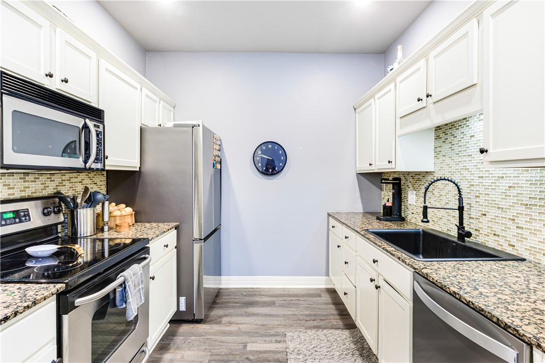 Homes At Oakmont Horizontal Prop Rogers - Residential