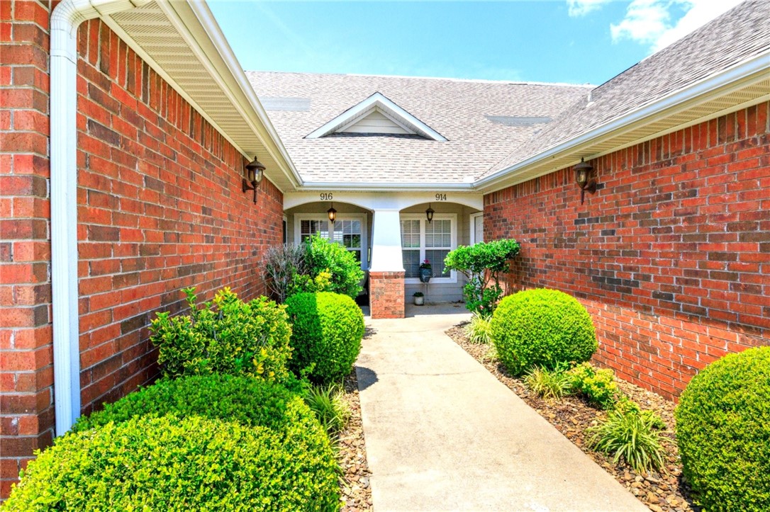 Homes At Oakmont Horizontal Prop Rogers - Residential