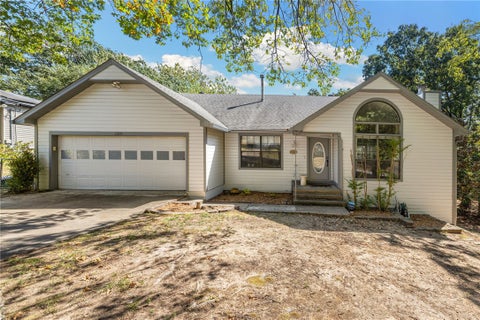 Photo of 2320 N Briarwood Lane, Fayetteville, AR 72703 (MLS # 1362325)