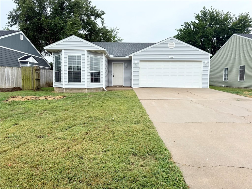 Fresh Paint in this 3 Bedroom, 2 bath home near Walmart Home office/ISD, Crystal Bridges and I-49. Fresh paint, wood style vinyl plank flooring throughout. Living room features a vaulted ceiling, kitchen has a great bay window in the eat in kitchen, new range, dishwasher and over range microwave. 2 car garage and fully fenced in back yard.