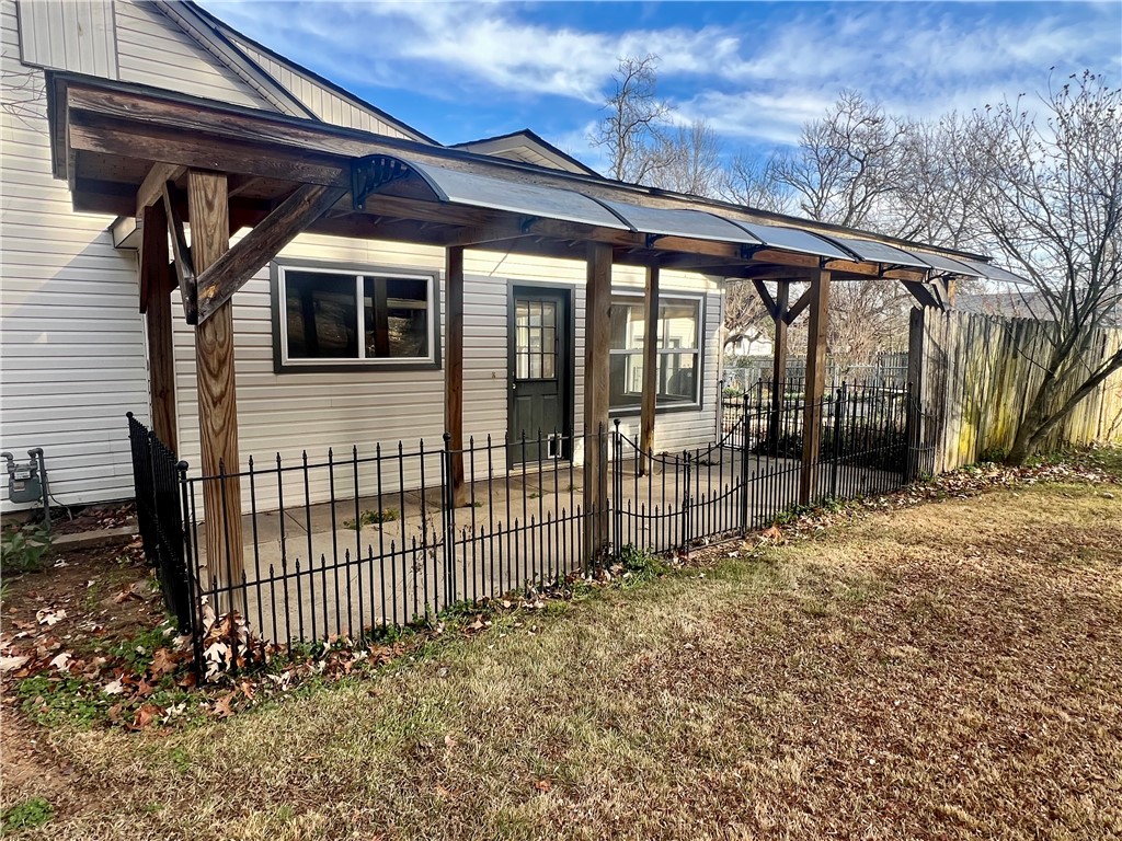 True F Smith - Residential