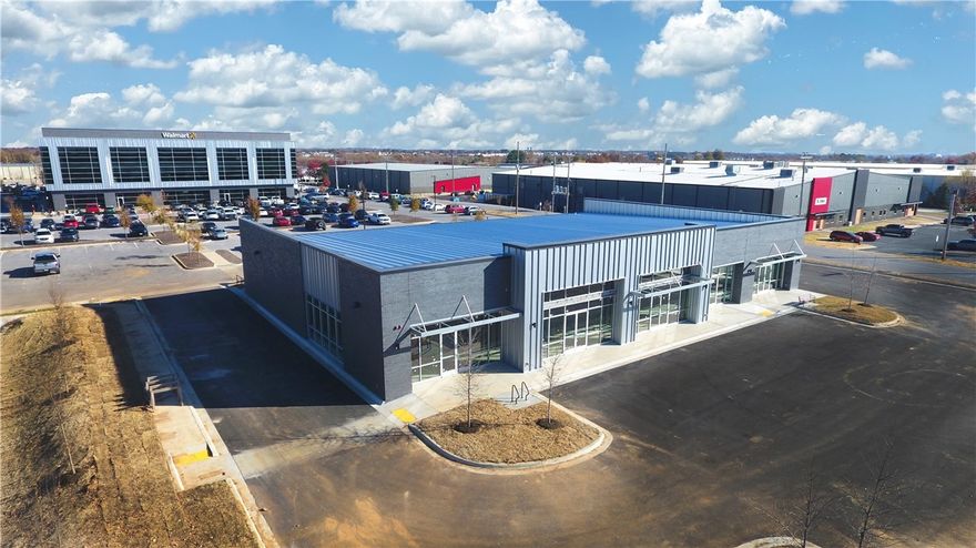 New construction building for lease on SE J Street ideal for office, retail or medical uses. Located in the prime retail and commercial corridor of Bentonville, Arkansas and is well positioned to capitalize on the growth and excitement surrounding the 350-acre Walmart Home Office campus located approximately 0.5 miles north. Centered between the high-growth areas of central Bentonville and the bustling S Walton Blvd corridor.
• Up to 10,912 square feet available for lease
• Highly visible SE J Street frontage
• Near the future 350-acre Walmart Home Campus
• 49 parking spaces
• Spaces can be combined
• Drive thru opportunities on​​‌​​​​‌​‌​​​‌‌​​​‌‌‌​​‌​​‌‌​​​​ end-caps