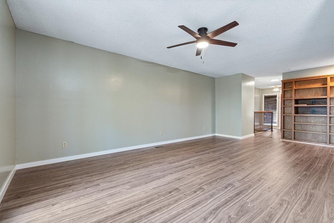 Townhouse Tct 2 A/K/A Drake Court Bvv - Residential