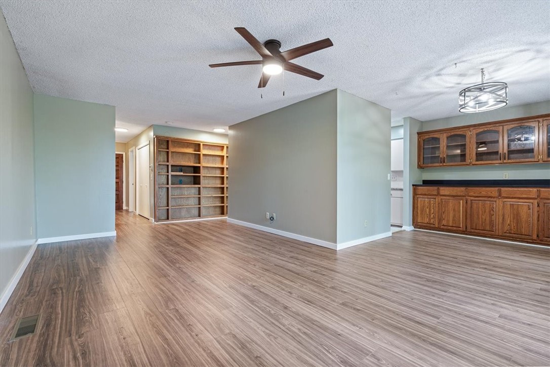 Townhouse Tct 2 A/K/A Drake Court Bvv - Residential