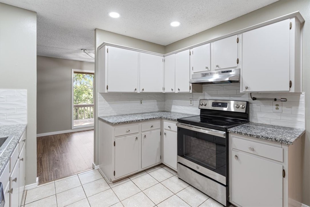 Townhouse Tct 2 A/K/A Drake Court Bvv - Residential