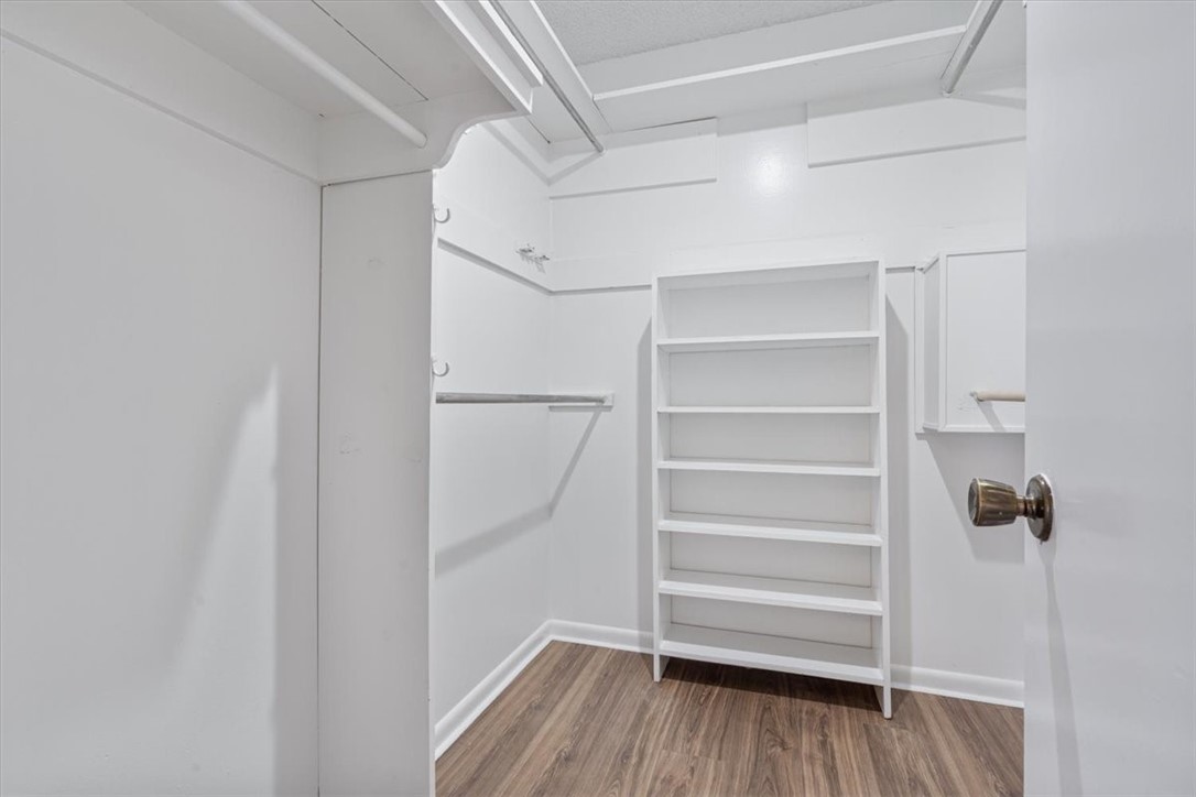 Townhouse Tct 2 A/K/A Drake Court Bvv - Residential