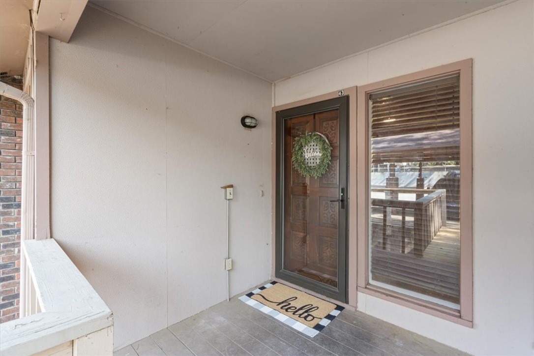 Townhouse Tct 2 A/K/A Drake Court Bvv - Residential