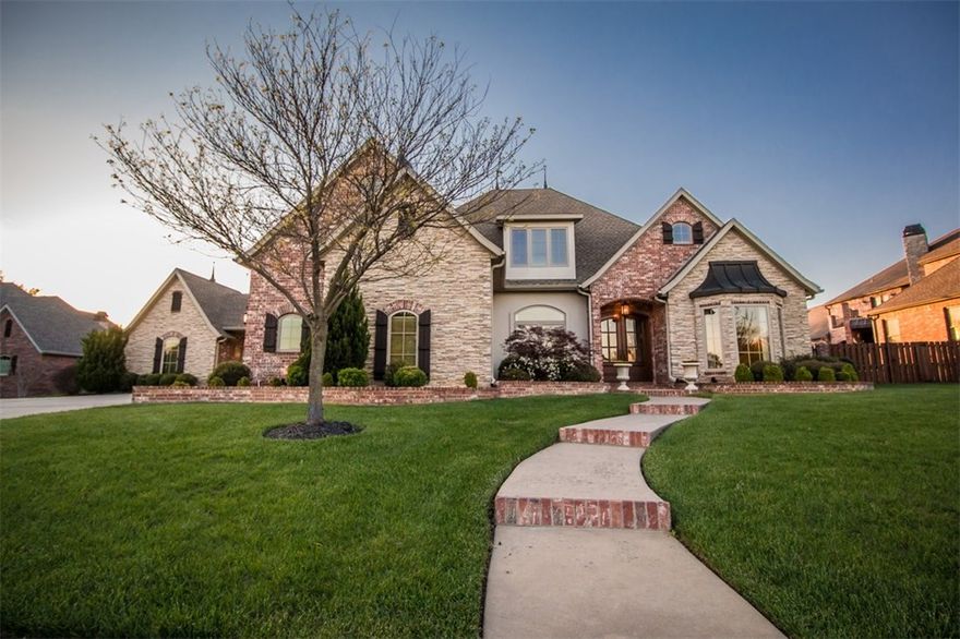 Ideal for entertaining inside & out! This spectacular 4 bedroom, 3.5 bath home on 0.51 acre in gated Pinnacle Country Club is a Buyer's dream. Featuring real hard wood floors, detailed millwork, custom lighting, built-ins, 3 fireplaces, study, bonus room, 2 Living Rooms, spacious master/guest suites & private baths. Large open chef's eat-in kitchen w/granite, gas range, top of the line appliances, bar, breakfast area & large pantry. Private large backyard with room for a pool.