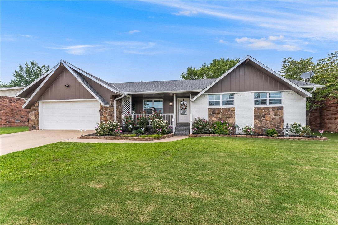 Fully remodeled home just 10 minutes from Bentonville and Downtown Rogers! Prime location within walking distance to trails, parks, shops, and restaurants. Spacious backyard oasis featuring a pergola-covered patio, hammock, and open lawn, perfect for entertaining or relaxing evenings. Detached workshop/storage building offers endless possibilities for hobbies or extra space. Interior boasts modern finishes with large windows and sliding doors that flood the home with natural light. Ideal for families seeking a move-in ready home or investors looking for a high-performing short-term rental opportunity. Quiet, established neighborhood with quick access to NWA’s best amenities. Whether you’re looking for a personal retreat or an Airbnb gem, this property is turnkey and ready to enjoy. Outdoor living at its finest, combined with unbeatable location and flexible use. Don’t miss this chance to own a home that blends lifestyle, investment, and convenience.