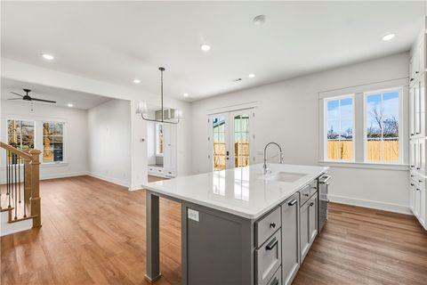 Photo of 823 NW 14th Street, Bentonville, AR 72712 (MLS # 1333714)