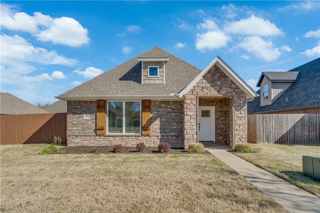 4bed/3.5bath single family home lease opportunity! The main living area features an open concept with a spacious dining area and a convenient half bath. The kitchen offers a farmhouse sink, a large pantry, and includes a refrigerator. The primary bedroom and bath are spacious, with separate vanities, a walk-in shower, and a fantastic walk-in closet. Guest bedrooms are located on the second floor, with two connected by a Jack & Jill bathroom and the third enjoying a full private bathroom. Luxury vinyl plank flooring covers the entire main floor. The side yard is fenced, perfect for this zero lot line home. Access the two-car garage from the back entrance. Enjoy community amenities, with non-fenced yard maintenance covered. One year lease or longer required. Available May 17th 2025.