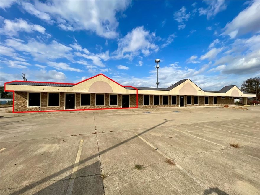 Retail/office space for lease just off of W Walnut St. Ideal for any business that requires a quick and convenient pick-up/drop-off service. Property is within 5 minutes of I-49 and Downtown Rogers.

- Open floor plan for many retail and office uses
- Potential for drive-thru or roll-up door
- Two new HVAC units installed in 2023
- 14 dedicated parking spaces
- Owner will subdivide if desired