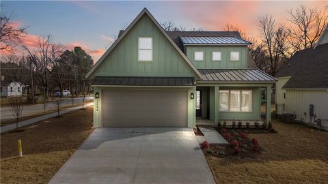 Photo of 2084 N Dutton Place, Fayetteville, AR 72703 (MLS # 1339439)