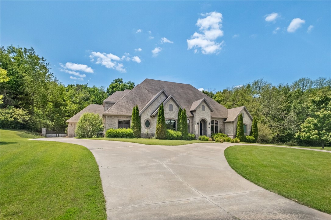 KNOLLS (THE) - Residential