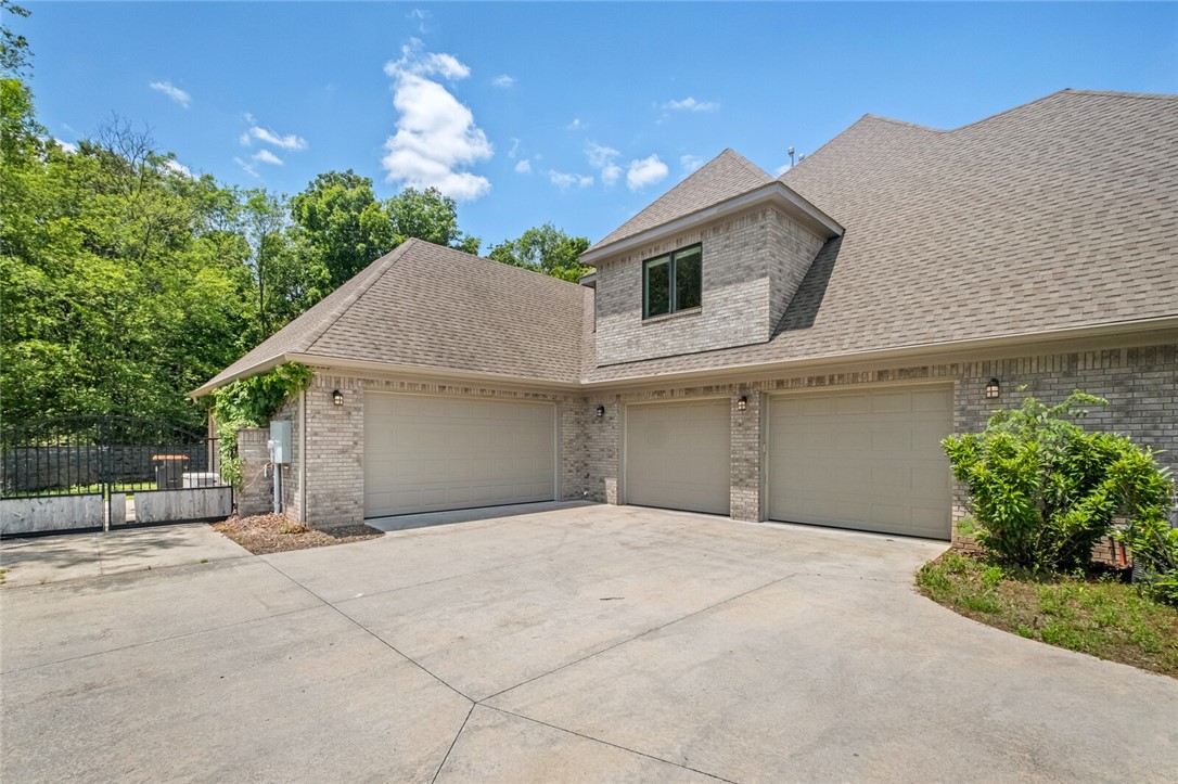 KNOLLS (THE) - Residential