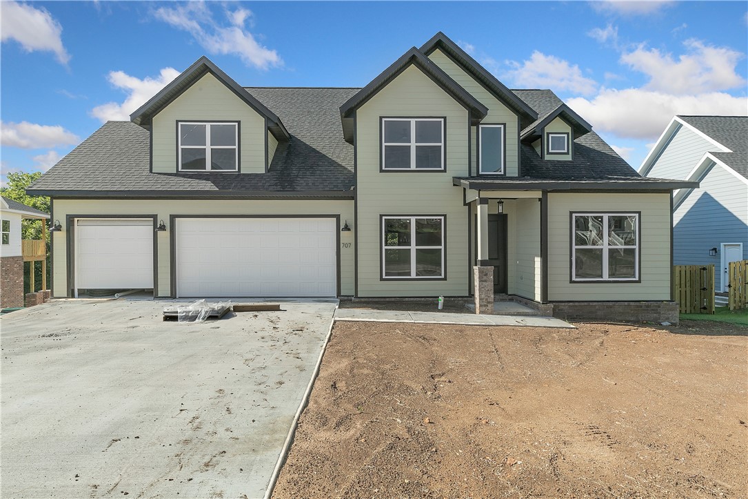 This amazing new construction home backs up to wooded land and lots of privacy. Featuring 5 bedrooms, a large bonus room, dining room, an open floor plan, an amazing master suite with a huge walk in shower, soaring ceilings and tons of storage this property has it all. Est completion date of Aug 30, 2022.
Hyde Park subdivision has a community swimming pool. Price includes blinds, gutters and fence. Seller will pay $5,000 towards buyer closing cost or interest rate buy down.