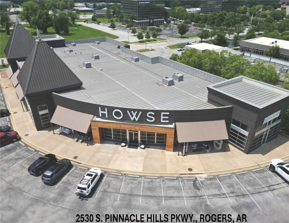 Leasing available 2025! Pinnacle Hills Parkway is one of the regionās top destination for retail, dining, and professional services. With unmatched visibility and easy access from I-49, your business will thrive in this high-traffic, upscale area. Perfect for retailers, restaurants, or offices looking to grow in Northwest Arkansasās most dynamic hub.