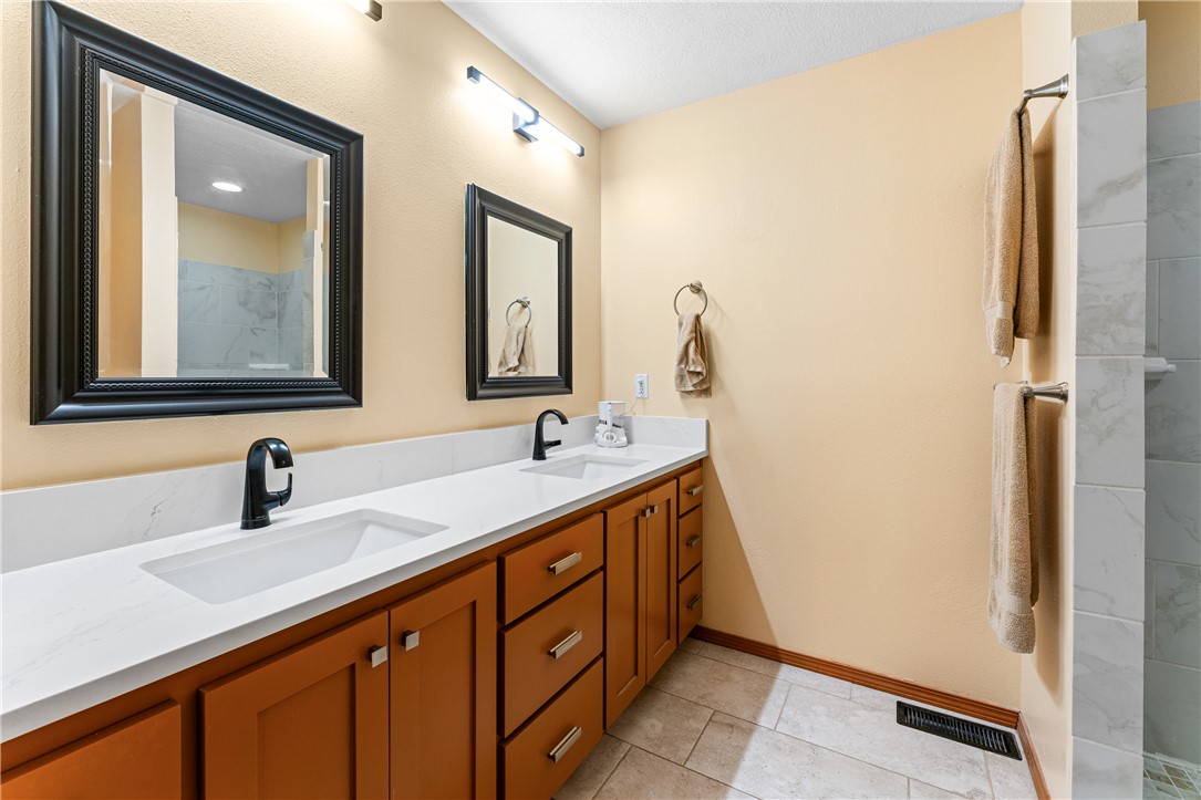 Unit 8 Holiday Island - Residential