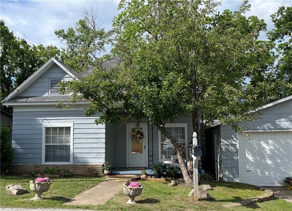 Furnished 3 Bedroom 1 Bath cottage style rental home, 1/2 a mile to Downtown Rogers & close to Lake Atalanta. This gem is fully renovated, with hardwood floors, full basement, two-car garage w/ opener. Spacious backyard is surrounded by woods for a park like setting. Cozy back deck is a great place to unwind or entertain. Appliances included. Immediate Availablity. Apply at PrimeNWA.com