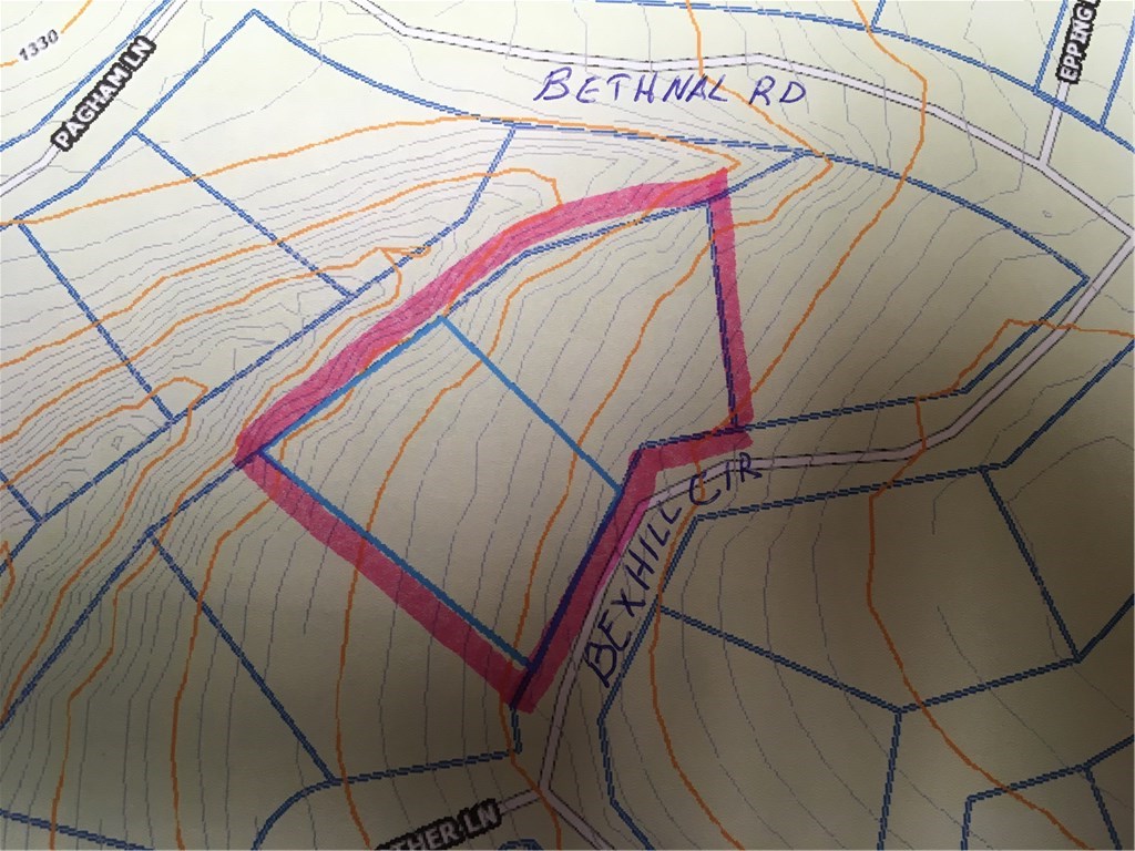 Two lots put together to make a great home location. On the very east edge of Bella Vista will allow quick access to Bentonville and US 71 by taking state and county highways just to the east of Bella Vista. 
Benton County Parcel Numbers 16-30233-000 and 16-30234-00 make up the listing. Your POA fees will be $40.00 month.